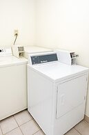 Creekside Inn & Suites