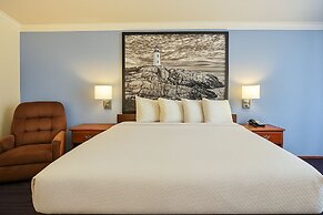 Creekside Inn & Suites