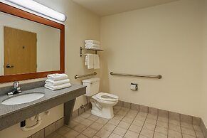 Creekside Inn & Suites