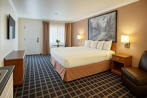 Creekside Inn & Suites