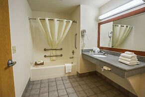 Creekside Inn & Suites