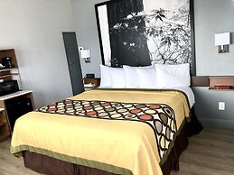 Super 8 by Wyndham Fort Bragg