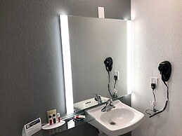 Super 8 by Wyndham Fort Bragg