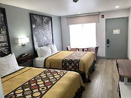 Super 8 by Wyndham Fort Bragg