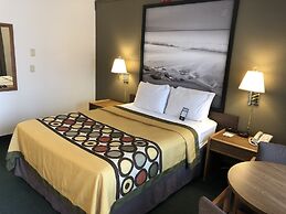 Super 8 by Wyndham Fort Bragg