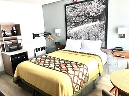 Super 8 by Wyndham Fort Bragg