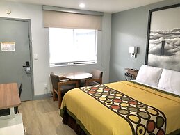 Super 8 by Wyndham Fort Bragg