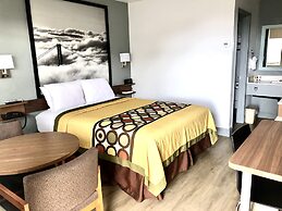 Super 8 by Wyndham Fort Bragg