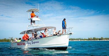 Flamingo Bay Hotel & Marina at Taino Beach