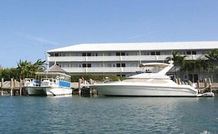 Flamingo Bay Hotel & Marina at Taino Beach