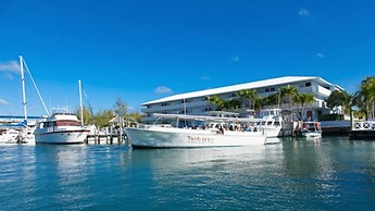 Flamingo Bay Hotel & Marina at Taino Beach