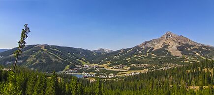 Hotel Huntley Lodge at Big Sky Resort, Big Sky, United States of ...