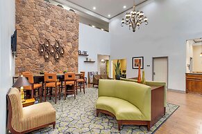 Best Western Plus Hobby Airport Inn & Suites