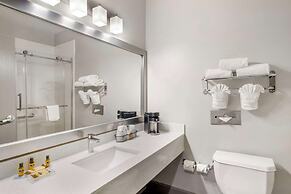 Best Western Plus Hobby Airport Inn & Suites