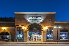 Hampton Inn Deadwood at Tin Lizzie Gaming Resort