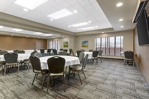 Best Western Plus Pembina Inn & Suites