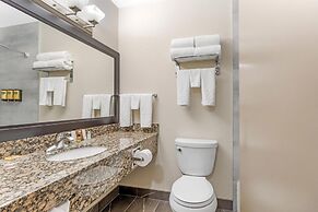 Best Western Plus Pembina Inn & Suites