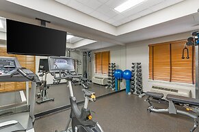 Best Western Plus Pembina Inn & Suites