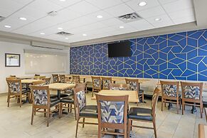 Best Western Plus Pembina Inn & Suites