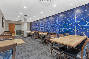 Best Western Plus Pembina Inn & Suites