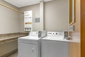 Best Western Plus Pembina Inn & Suites