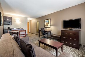 Best Western Plus Pembina Inn & Suites