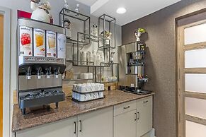 Best Western Plus Pembina Inn & Suites