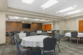 Best Western Plus Pembina Inn & Suites