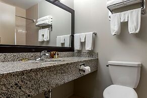 Best Western Plus Pembina Inn & Suites