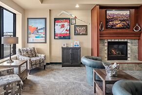 Elevation Inn & Suites, Trademark Collection by Wyndham