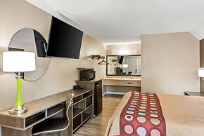 Super 8 by Wyndham Brownsburg