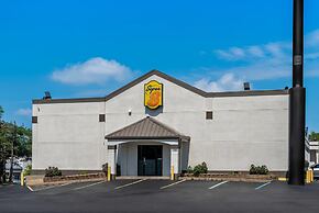 Super 8 by Wyndham Brownsburg
