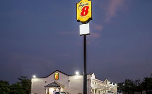 Super 8 by Wyndham Brownsburg
