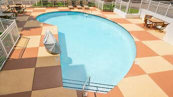 Holiday Inn Express and Suites Pigeon Forge Sevierville by IHG