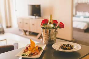 Whitney Peak Hotel Reno, Tapestry Collection by Hilton