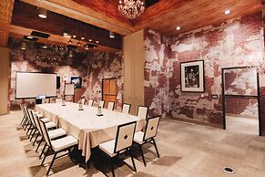 Whitney Peak Hotel Reno, Tapestry Collection by Hilton