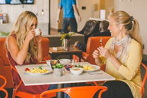 Whitney Peak Hotel Reno, Tapestry Collection by Hilton