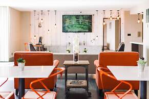 Whitney Peak Hotel Reno, Tapestry Collection by Hilton