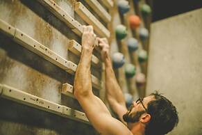 Whitney Peak Hotel Reno, Tapestry Collection by Hilton