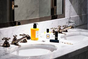 Hôtel de Berri Champs-Élysées, a Luxury Collection Hotel