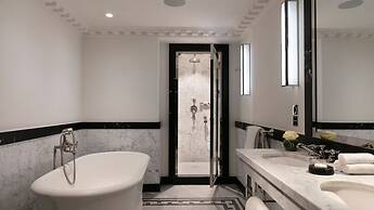 Hôtel de Berri Champs-Élysées, a Luxury Collection Hotel