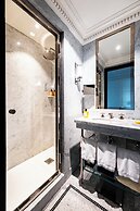 Hôtel de Berri Champs-Élysées, a Luxury Collection Hotel