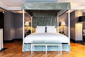 Hôtel de Berri Champs-Élysées, a Luxury Collection Hotel