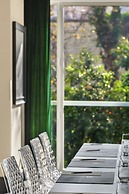 Hôtel de Berri Champs-Élysées, a Luxury Collection Hotel