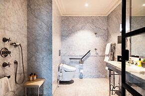 Hôtel de Berri Champs-Élysées, a Luxury Collection Hotel