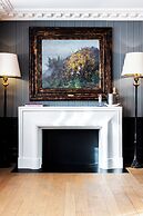 Hôtel de Berri Champs-Élysées, a Luxury Collection Hotel