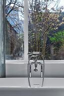 Hôtel de Berri Champs-Élysées, a Luxury Collection Hotel