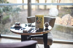 Hôtel de Berri Champs-Élysées, a Luxury Collection Hotel