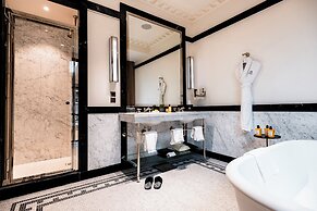 Hôtel de Berri Champs-Élysées, a Luxury Collection Hotel