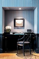 Hôtel de Berri Champs-Élysées, a Luxury Collection Hotel